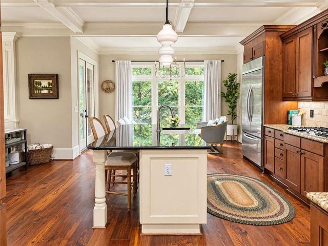 320 Wisteria Circle, Roswell, GA 30076