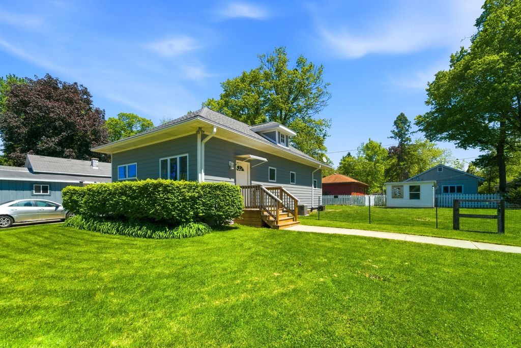 123 Closser Avenue, La Porte, IN 46350