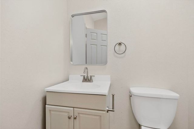 305 Moon Street NE, Albuquerque, NM 87123