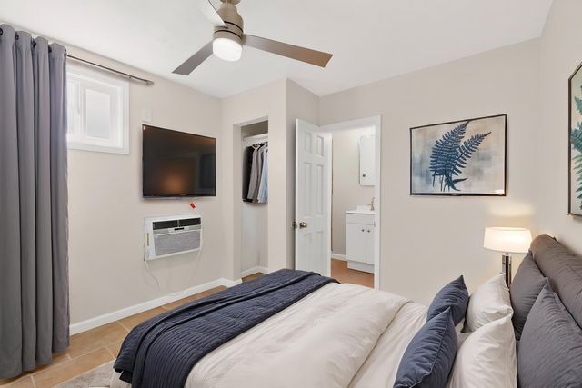 305 Moon Street NE, Albuquerque, NM 87123