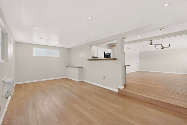 305 Moon Street NE, Albuquerque, NM 87123