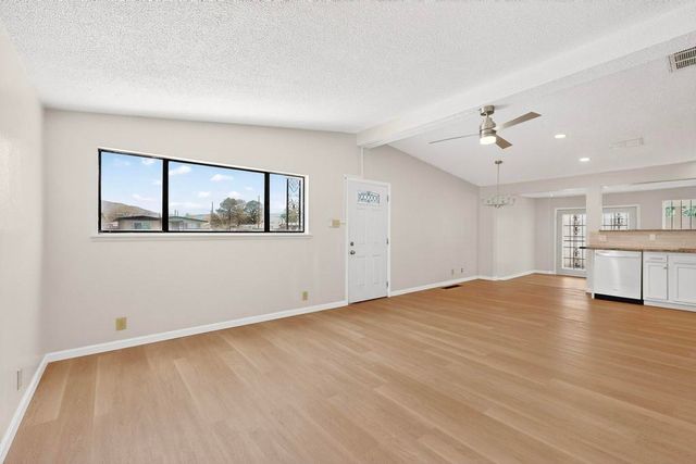 305 Moon Street NE, Albuquerque, NM 87123