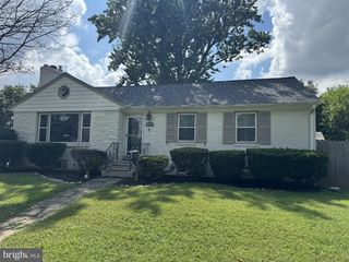 402 DOGWOOD DR, Gaithersburg, MD 20877