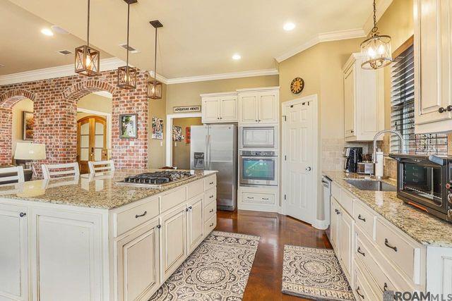 13275 Brookcrest Dr, Walker, LA 70785