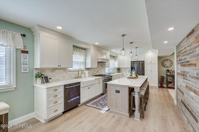 11 Quailtree Lane, Howell, NJ 07731