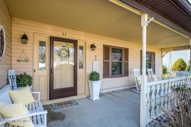 11 Quailtree Lane, Howell, NJ 07731