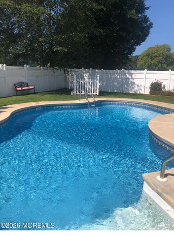 11 Quailtree Lane, Howell, NJ 07731