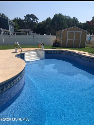 11 Quailtree Lane, Howell, NJ 07731