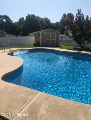 11 Quailtree Lane, Howell, NJ 07731