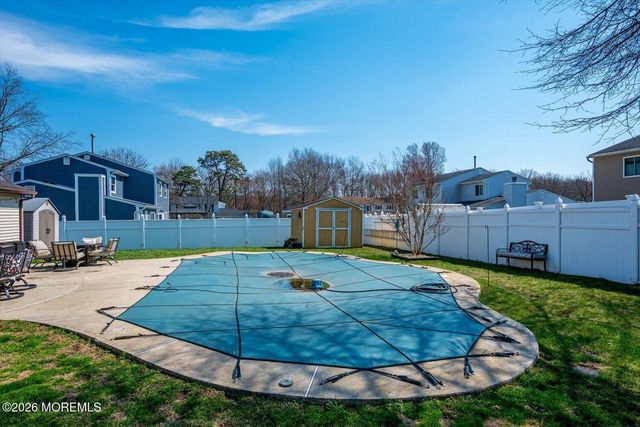 11 Quailtree Lane, Howell, NJ 07731