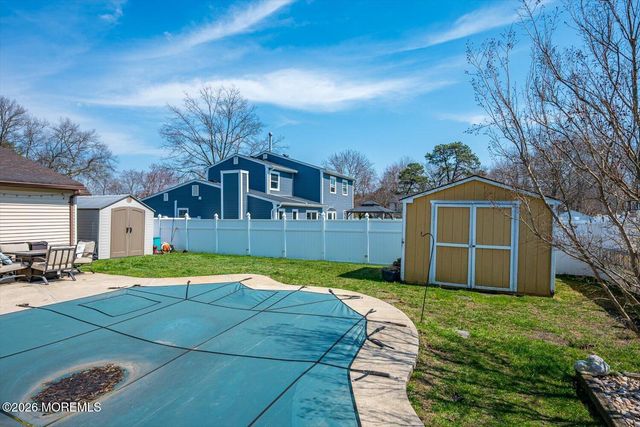 11 Quailtree Lane, Howell, NJ 07731