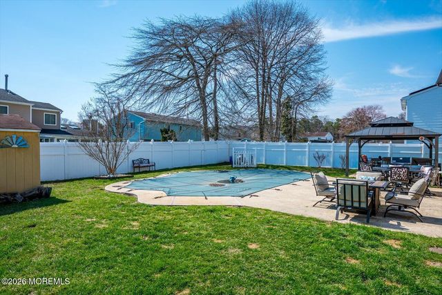 11 Quailtree Lane, Howell, NJ 07731
