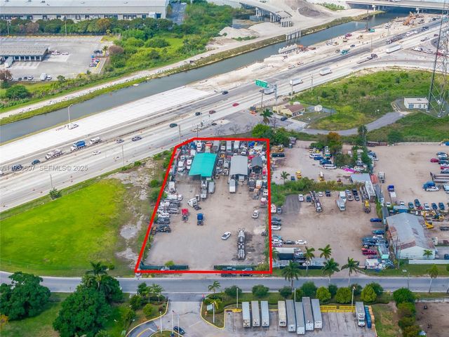 13800 NW 112th Ave, Hialeah Gardens, FL 33018