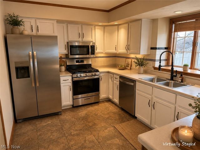 6416 Ridgeview Avenue, Austintown, OH 44515