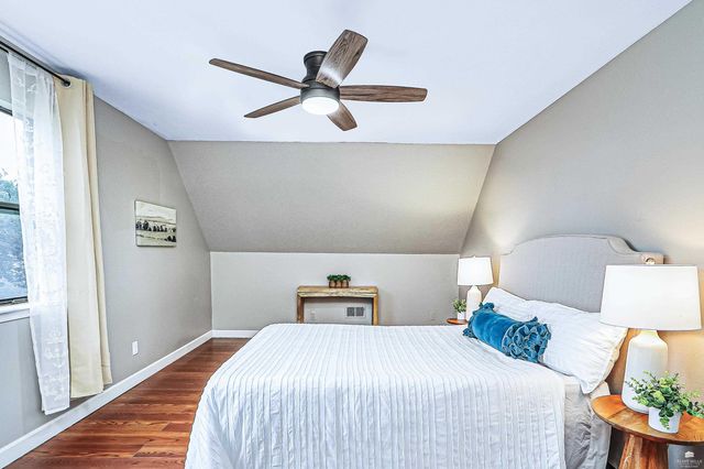 813 Greenfield Cir, Manhattan, KS 66502