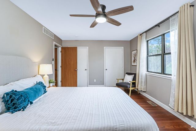 813 Greenfield Cir, Manhattan, KS 66502