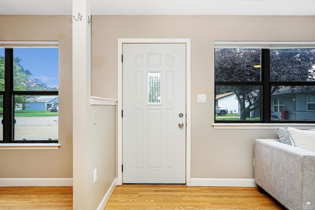 813 Greenfield Cir, Manhattan, KS 66502