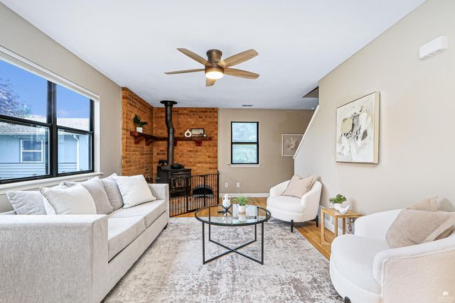 813 Greenfield Cir, Manhattan, KS 66502