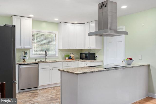 122 YORKTOWN BLVD, Locust Grove, VA 22508