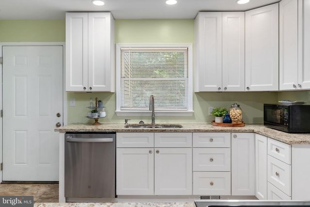 122 YORKTOWN BLVD, Locust Grove, VA 22508