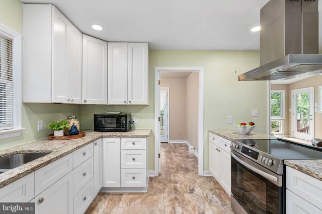 122 YORKTOWN BLVD, Locust Grove, VA 22508