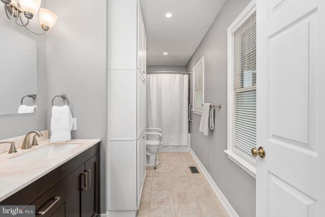 122 YORKTOWN BLVD, Locust Grove, VA 22508