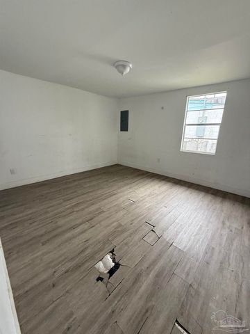 34 Randolph Dr, Pensacola, FL 32506