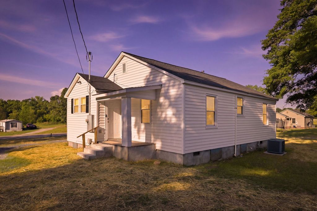 7604 252 Highway, Honea Path, SC 29654