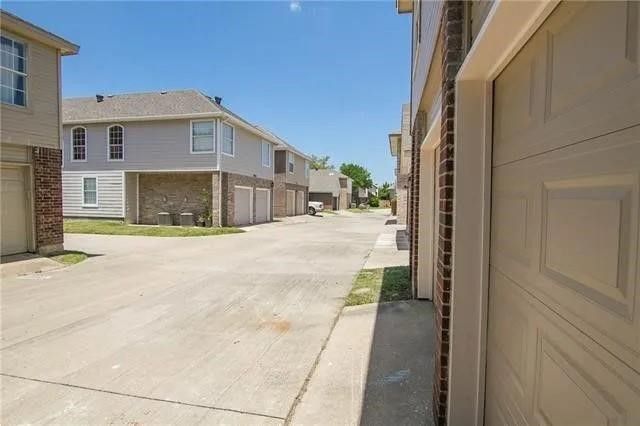9401 Blue Jay Way, Irving, TX 75063