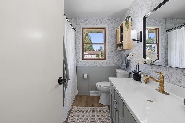 1682 DEBRA LANE, Green Bay, WI 54302