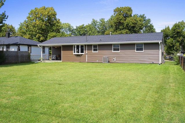 1682 DEBRA LANE, Green Bay, WI 54302