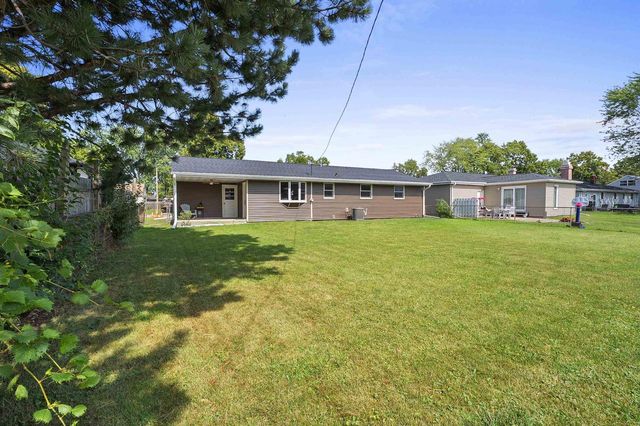 1682 DEBRA LANE, Green Bay, WI 54302