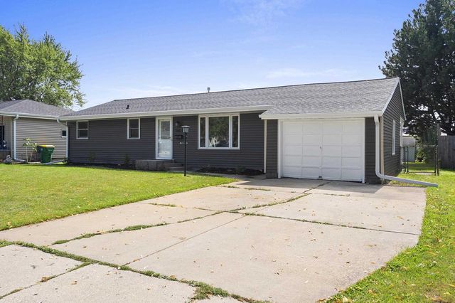 1682 DEBRA LANE, Green Bay, WI 54302