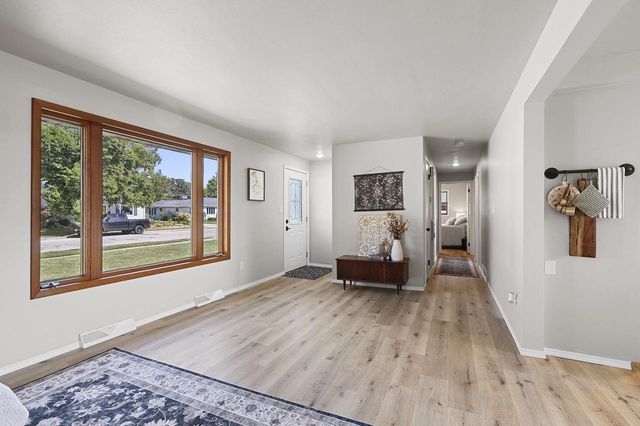 1682 DEBRA LANE, Green Bay, WI 54302