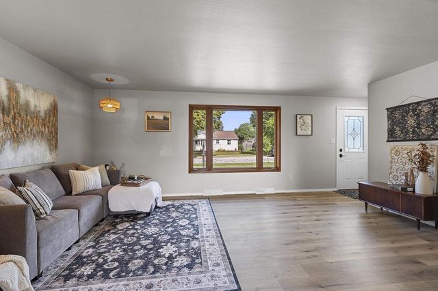 1682 DEBRA LANE, Green Bay, WI 54302