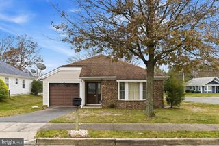 25 WILLOW DR, Barnegat, NJ 08005