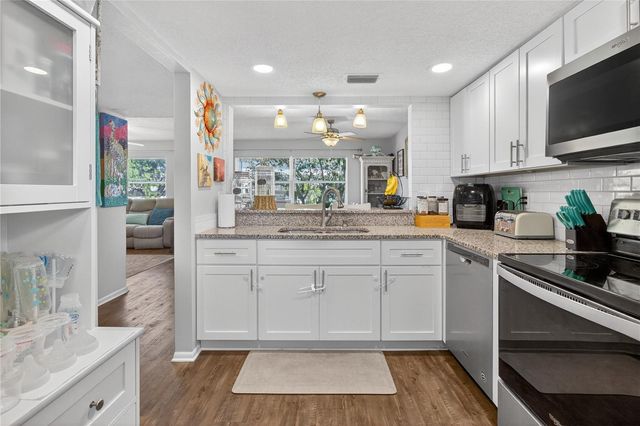 1146 KING ARTHUR COURT 110, Dunedin, FL 34698