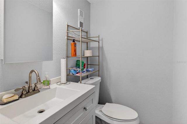 1146 KING ARTHUR COURT 110, Dunedin, FL 34698