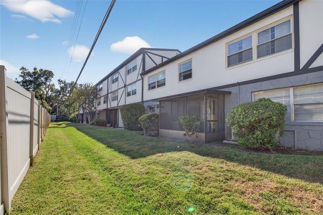 1146 KING ARTHUR COURT 110, Dunedin, FL 34698