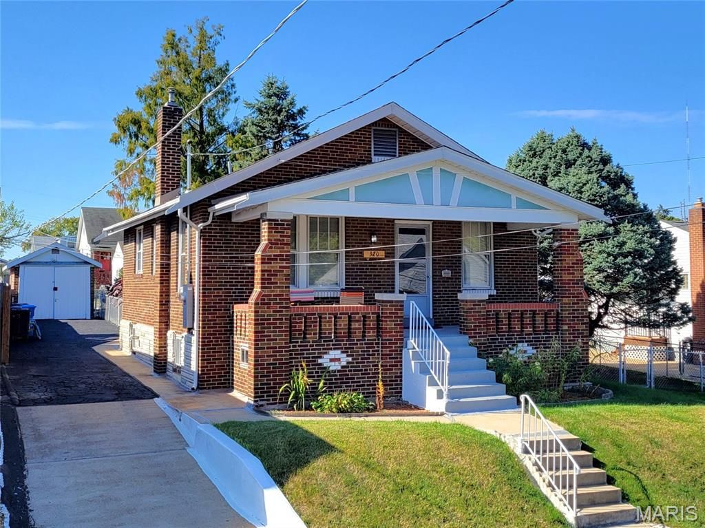 320 Degenhardt Avenue, St Louis, MO 63125