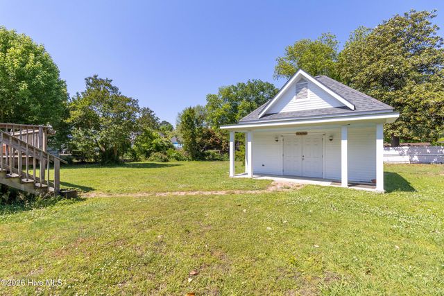 105 N Granville Street, Edenton, NC 27932