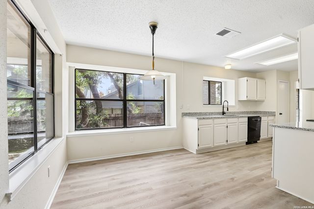 11202 Forest Shower, Live Oak, TX 78233