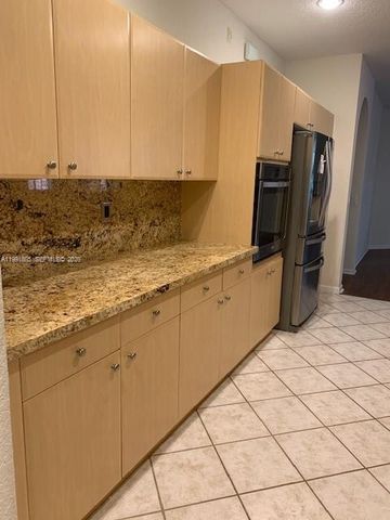 2800 Kinsington Cir, Weston, FL 33332