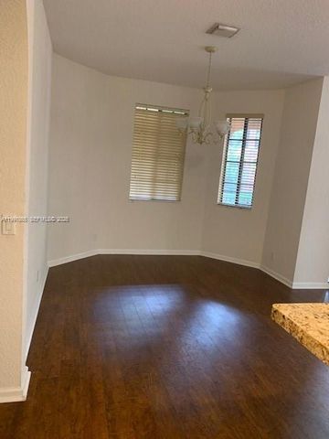 2800 Kinsington Cir, Weston, FL 33332