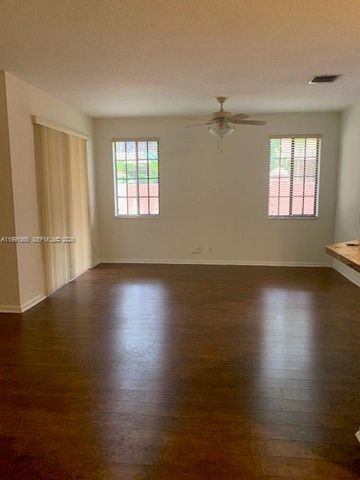 2800 Kinsington Cir, Weston, FL 33332