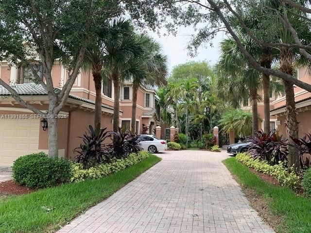 2800 Kinsington Cir, Weston, FL 33332