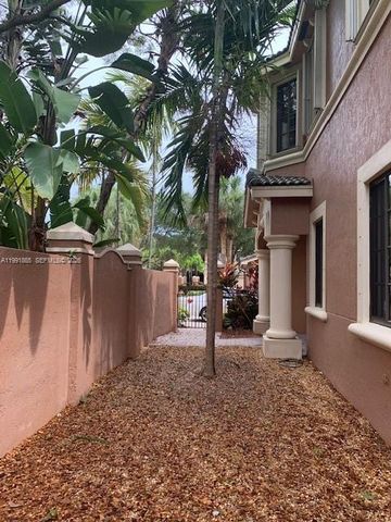 2800 Kinsington Cir, Weston, FL 33332