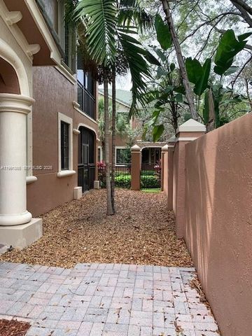 2800 Kinsington Cir, Weston, FL 33332