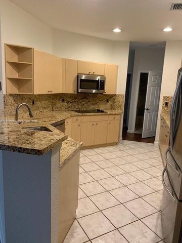 2800 Kinsington Cir, Weston, FL 33332