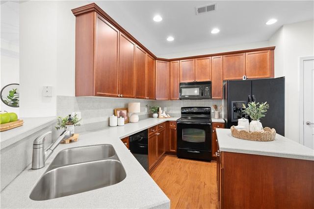 276 Glens Loop, Woodstock, GA 30188